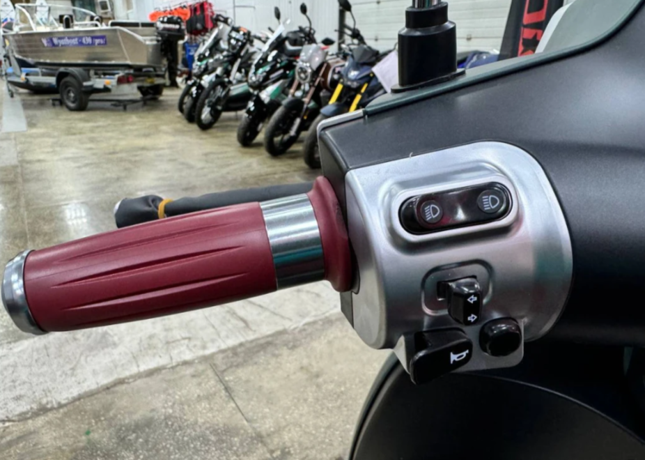 Скутер PROMAX Miami 240 (49) в Долгопрудном