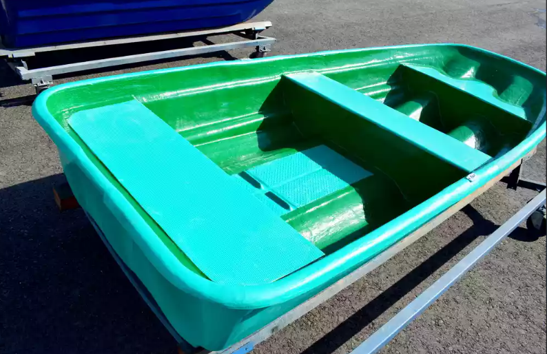 Стеклопластиковая лодка Старт (тримаран) в Долгопрудном