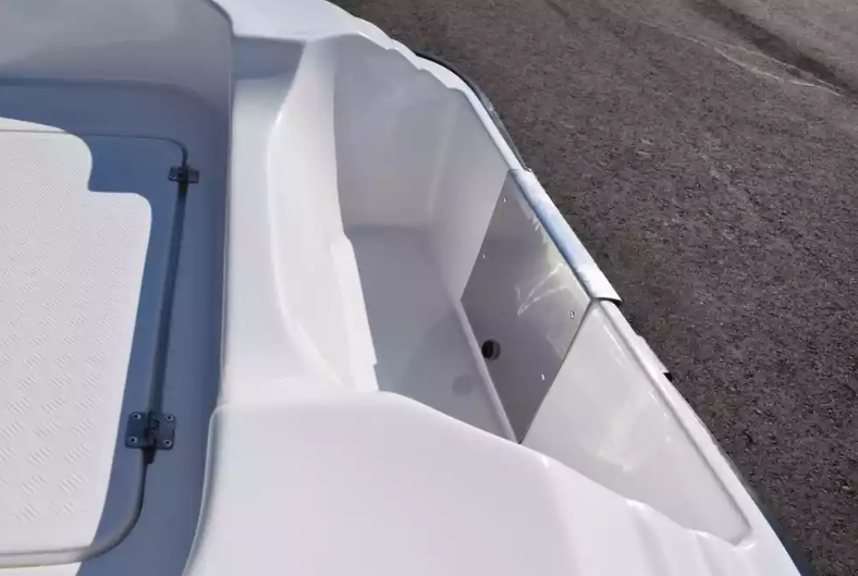 Стеклопластиковая лодка Пингвин (тримаран) в Долгопрудном