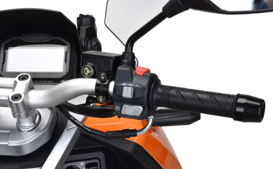 Скутер MOTOLAND (МОТОЛЕНД) T-MAX 150 в Долгопрудном