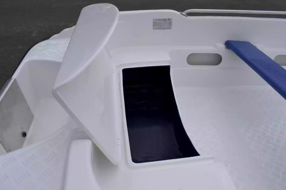 Стеклопластиковая лодка Пингвин New (тримаран) в Долгопрудном