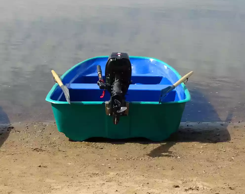 Стеклопластиковая лодка Старт (тримаран) в Долгопрудном