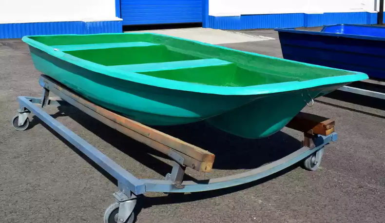 Стеклопластиковая лодка Старт (тримаран) в Долгопрудном