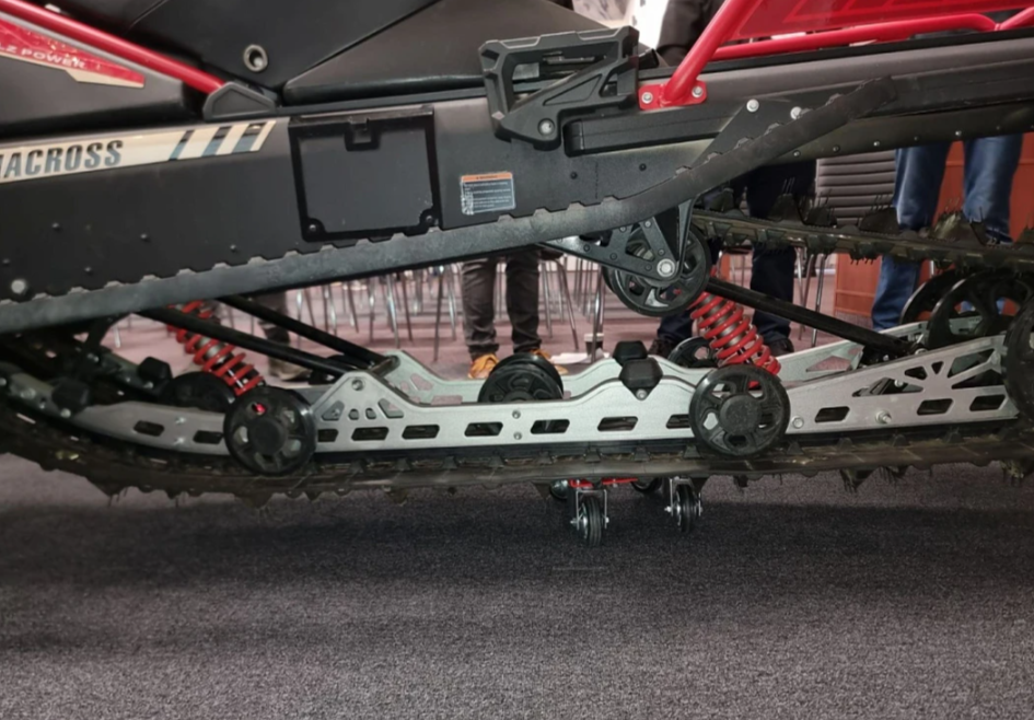 Снегоход AODES Siberiacross 1000 SWT 600mm LCD 6.8 в Долгопрудном