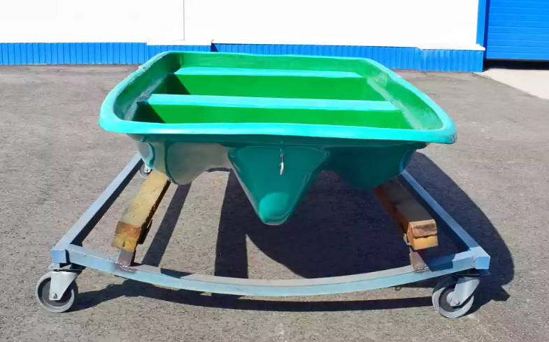 Стеклопластиковая лодка Старт (тримаран) в Долгопрудном