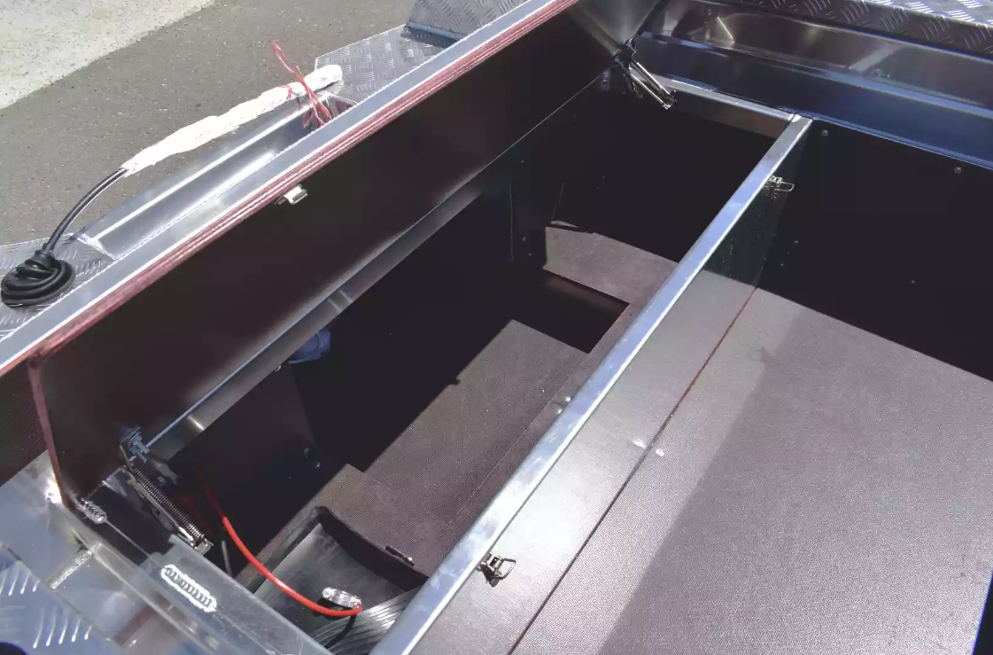 Алюминиевая лодка Wyatboat-390 DCM в Долгопрудном