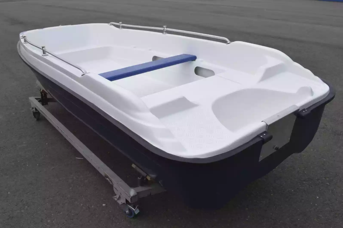 Стеклопластиковая лодка Пингвин New (тримаран) в Долгопрудном