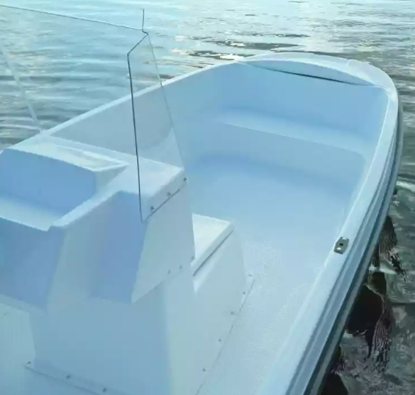 Стеклопластиковая лодка Пингвин с консолью (тримаран) в Долгопрудном