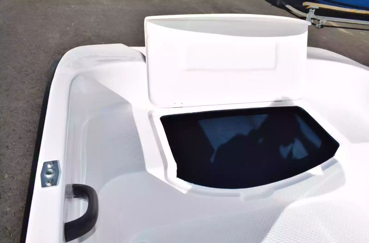 Стеклопластиковая лодка Пингвин (тримаран) в Долгопрудном