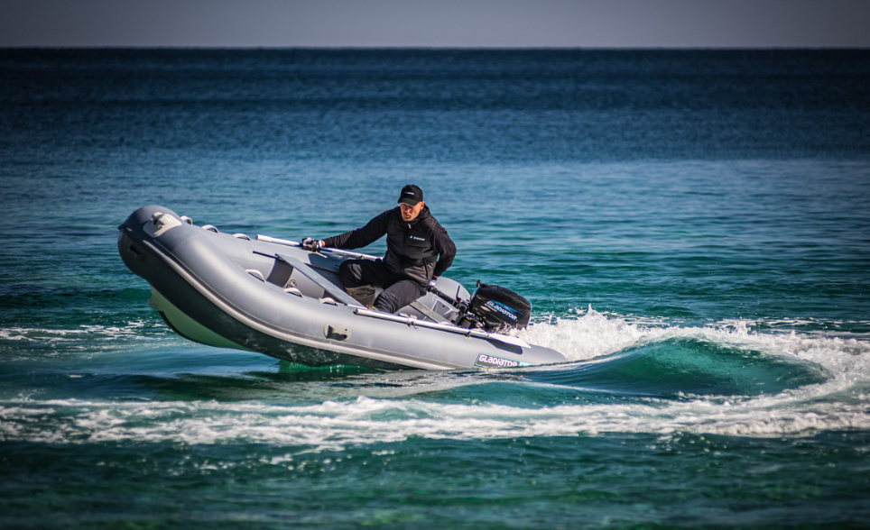 Лодка GLADIATOR RIB380AL в Долгопрудном