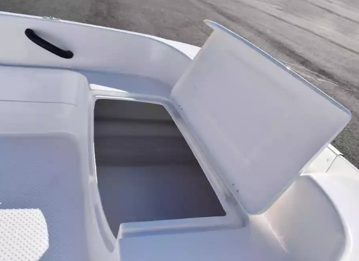 Стеклопластиковая лодка Пингвин (тримаран) в Долгопрудном