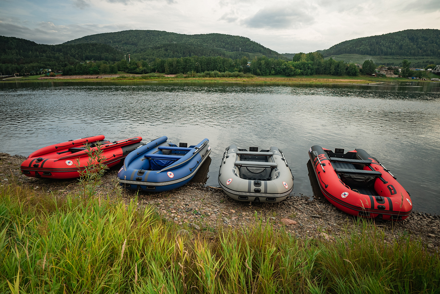 Лодка MISHIMO RIVER FJET PRO 430  под водомет в Долгопрудном