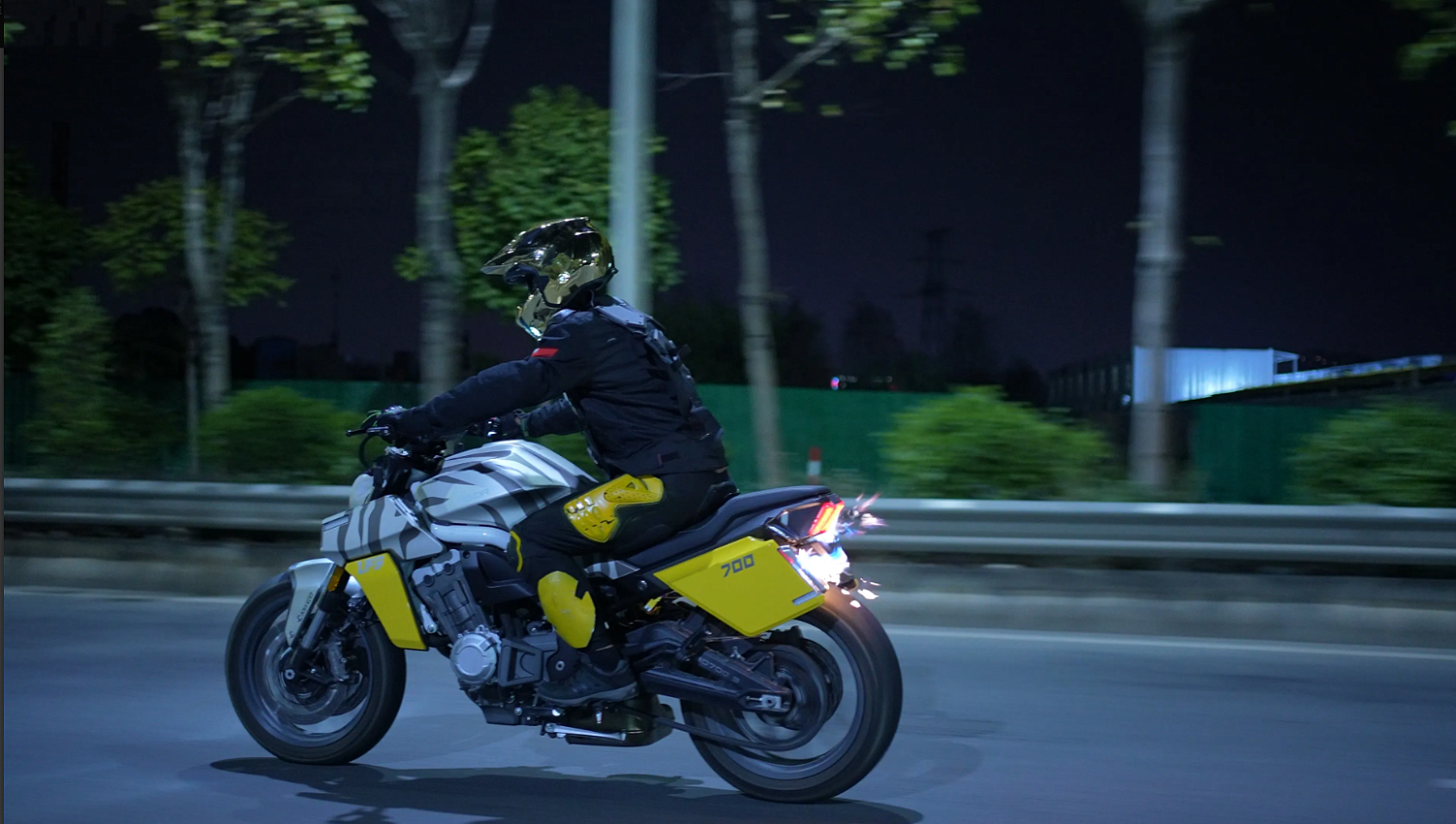 Мотоцикл Benda LFS 700 в Долгопрудном